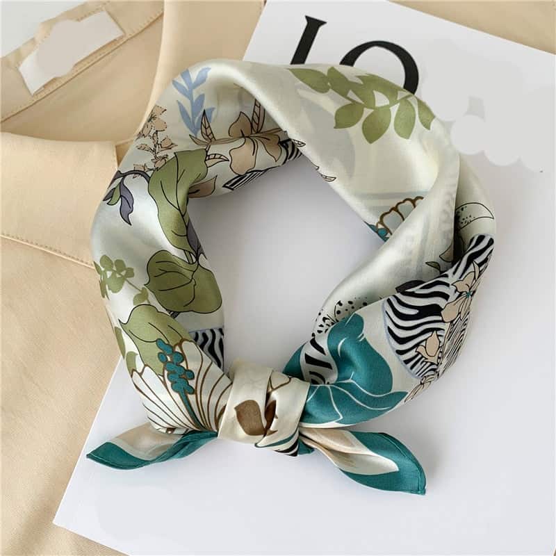 Cléo Lenço Quadrado De Seda Para Senhora Branco Creme Com Padrão