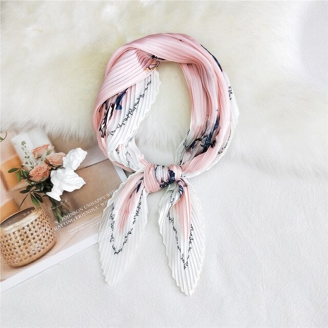 Cachecol Feminino Com Padrão Rosa Branco E Plissado Zélie